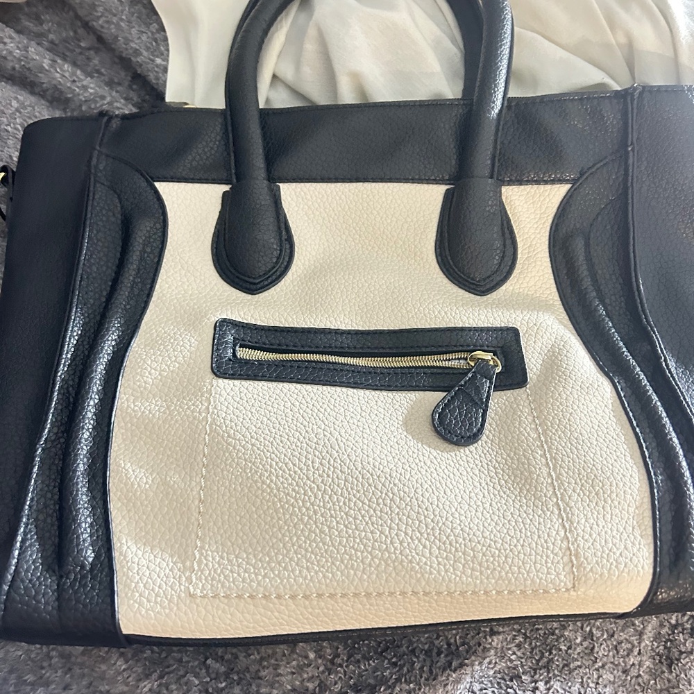 Black/ white Purse